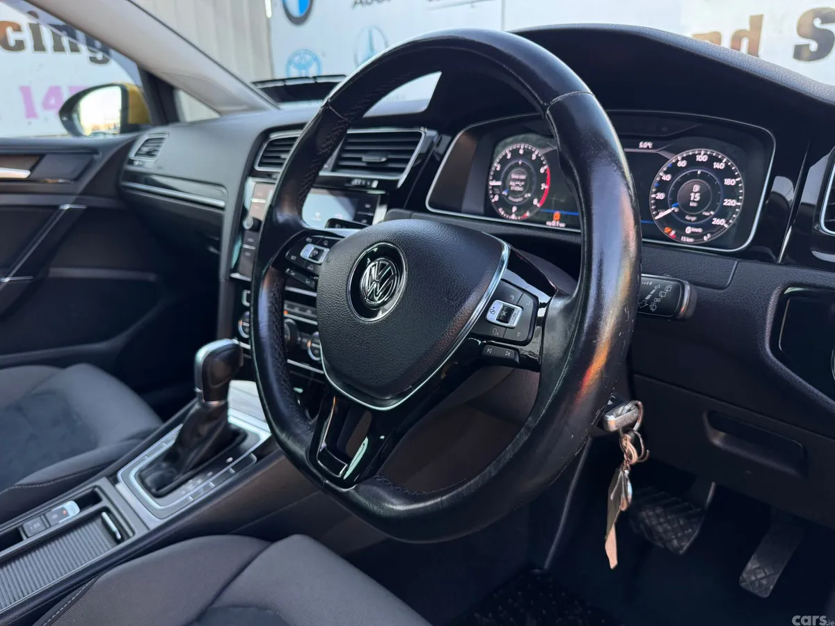 Volkswagen Golf Estate, Petrol, 2018, Yellow