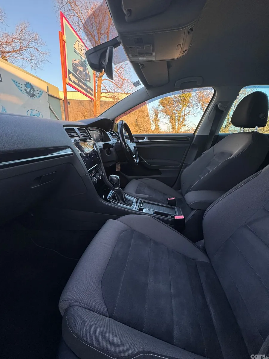 Volkswagen Golf Estate, Petrol, 2018, Yellow