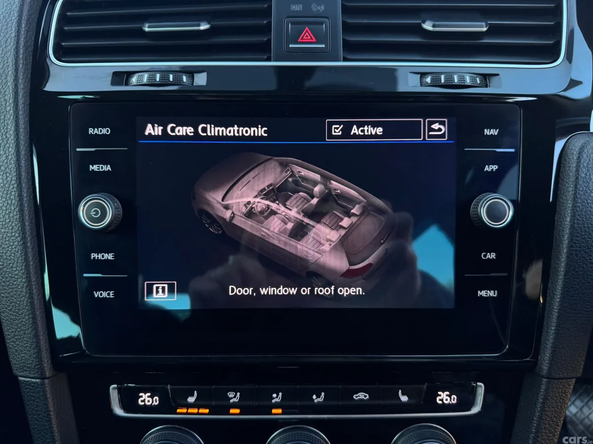 Volkswagen Golf Estate, Petrol, 2018, Yellow