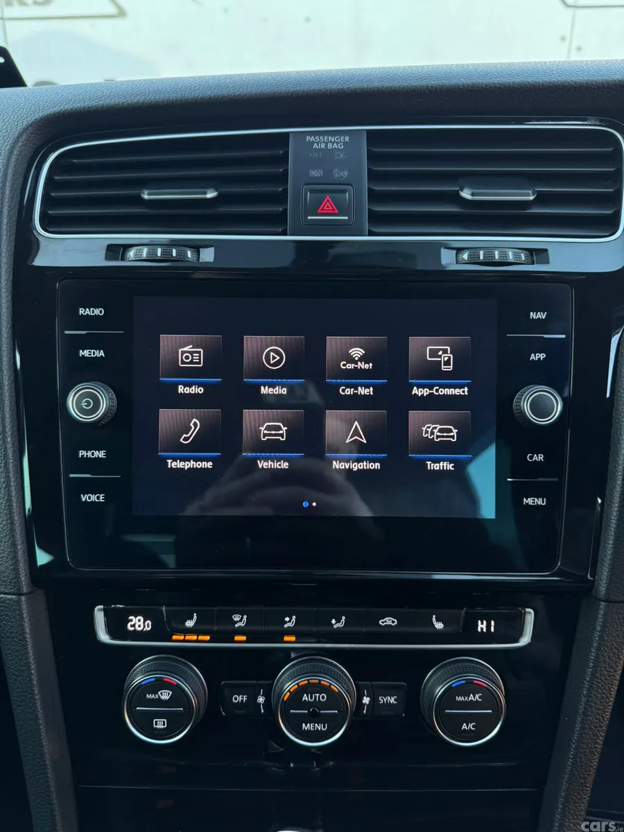 Volkswagen Golf Estate, Petrol, 2018, Yellow
