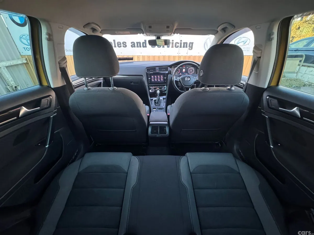 Volkswagen Golf Estate, Petrol, 2018, Yellow