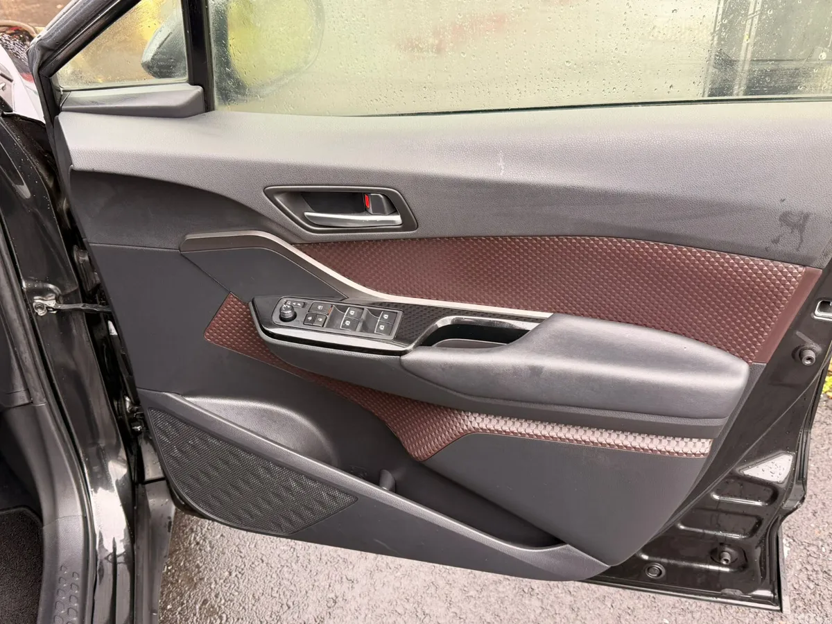Toyota C-HR SUV, Petrol Hybrid, 2017, Black