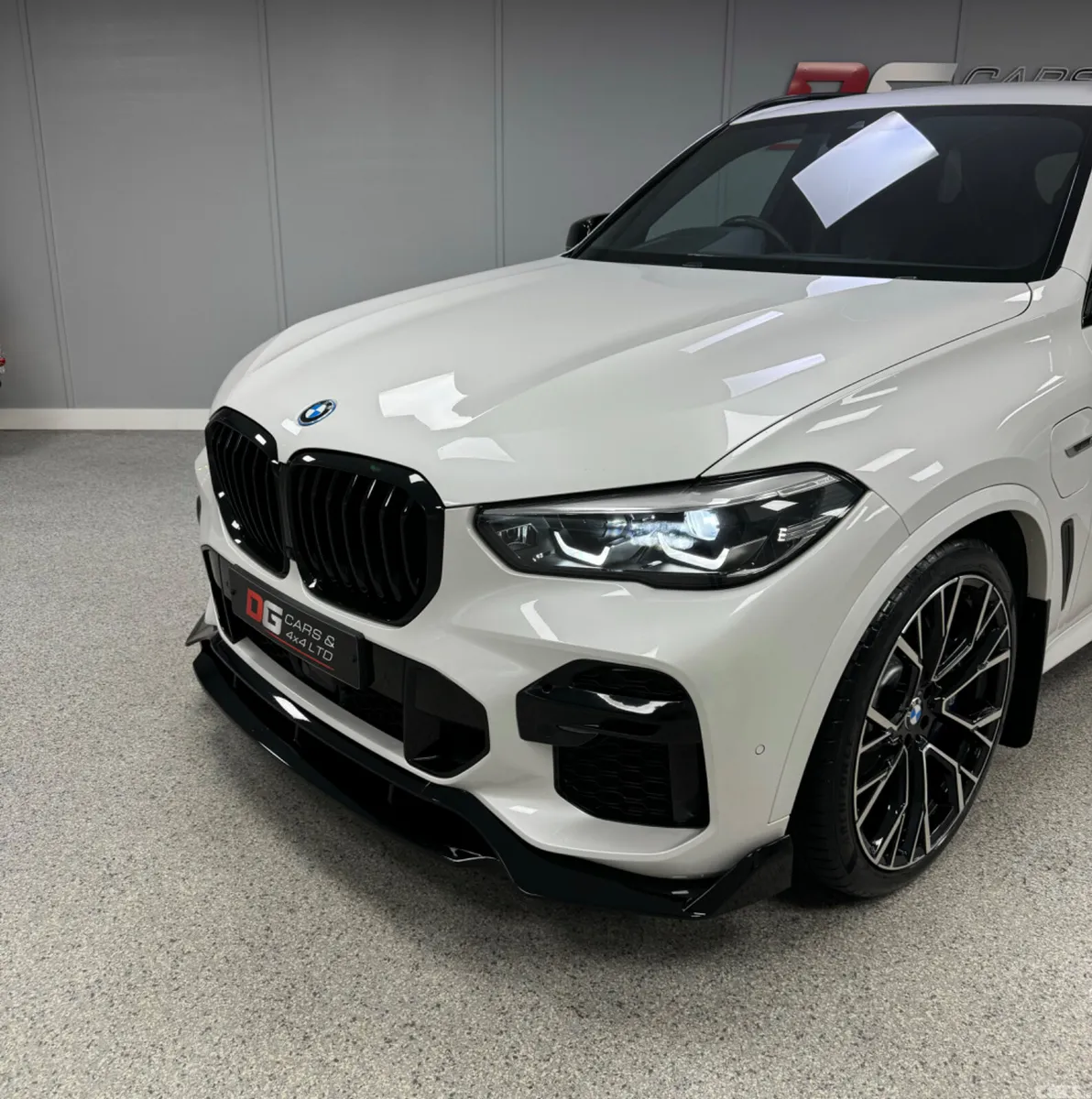 BMW X5 SUV, Petrol Hybrid, 2021, White