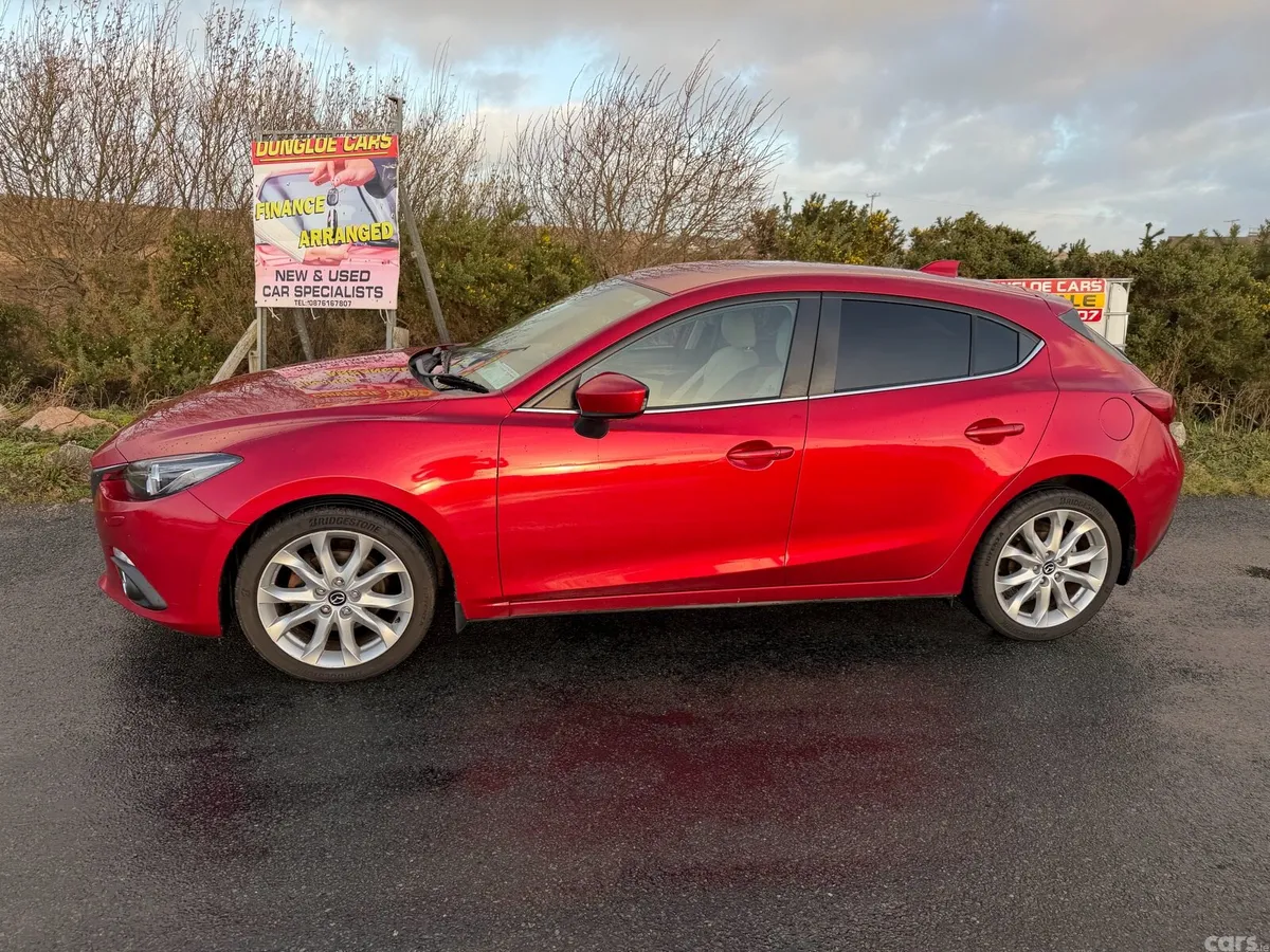 Mazda Mazda3 Hatchback, Diesel, 2014, Red