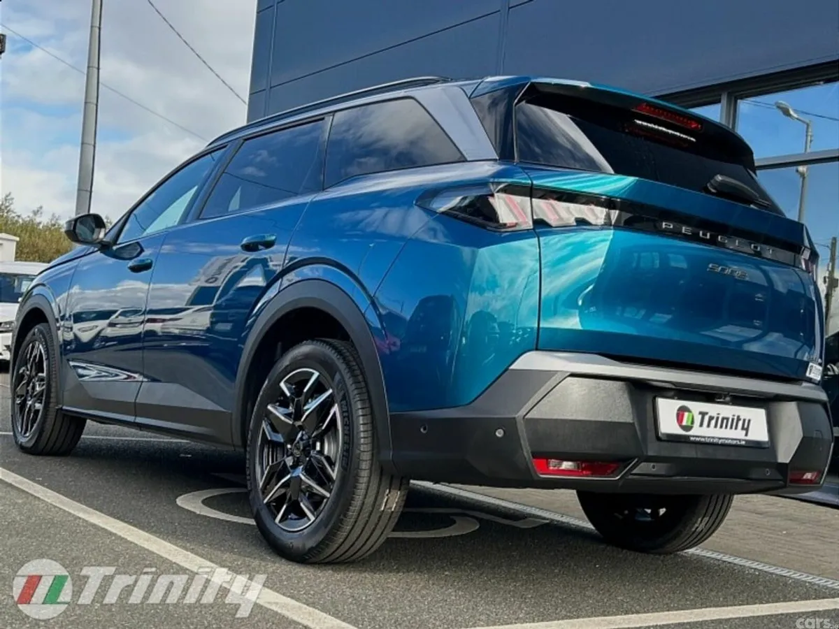 Peugeot 5008 SUV, Petrol Hybrid, 2026, Blue