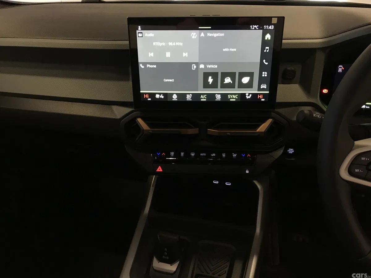 Dacia Bigster SUV, Petrol Hybrid, 2027, Green