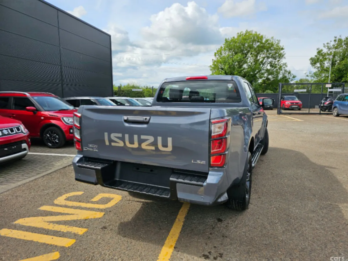 Isuzu D-Max Pick Up, Diesel, 2026, Grey