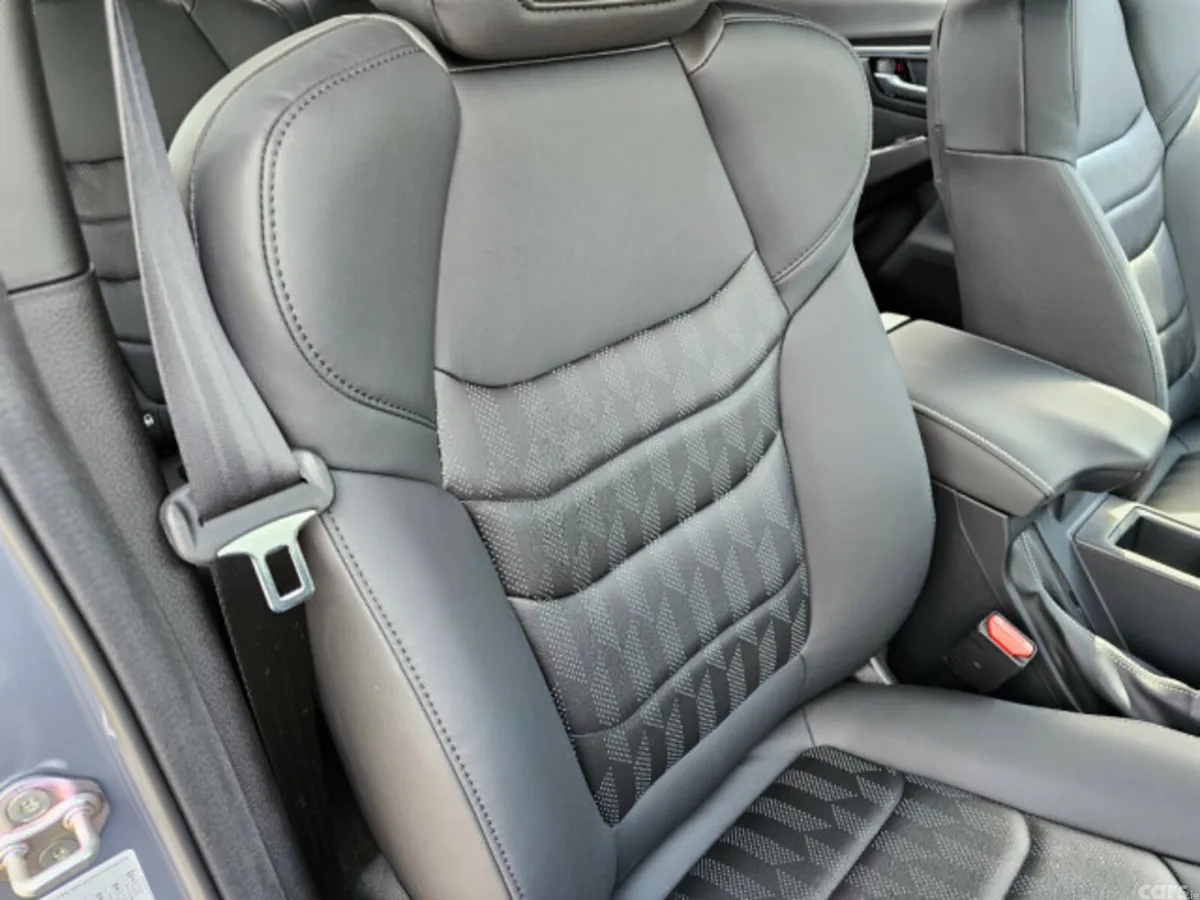 Isuzu D-Max Pick Up, Diesel, 2026, Grey