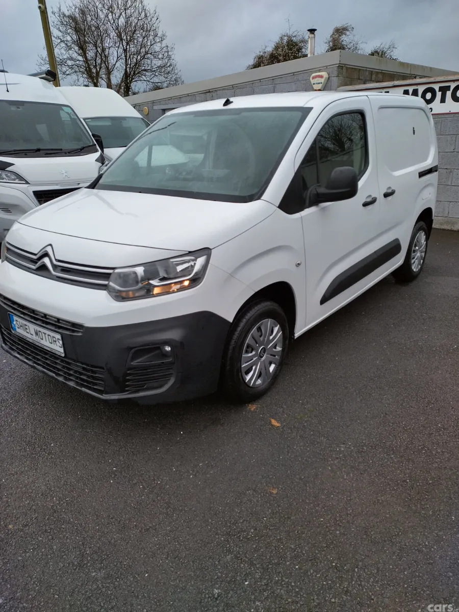 Citroen Berlingo Van, Petrol, 2021, White