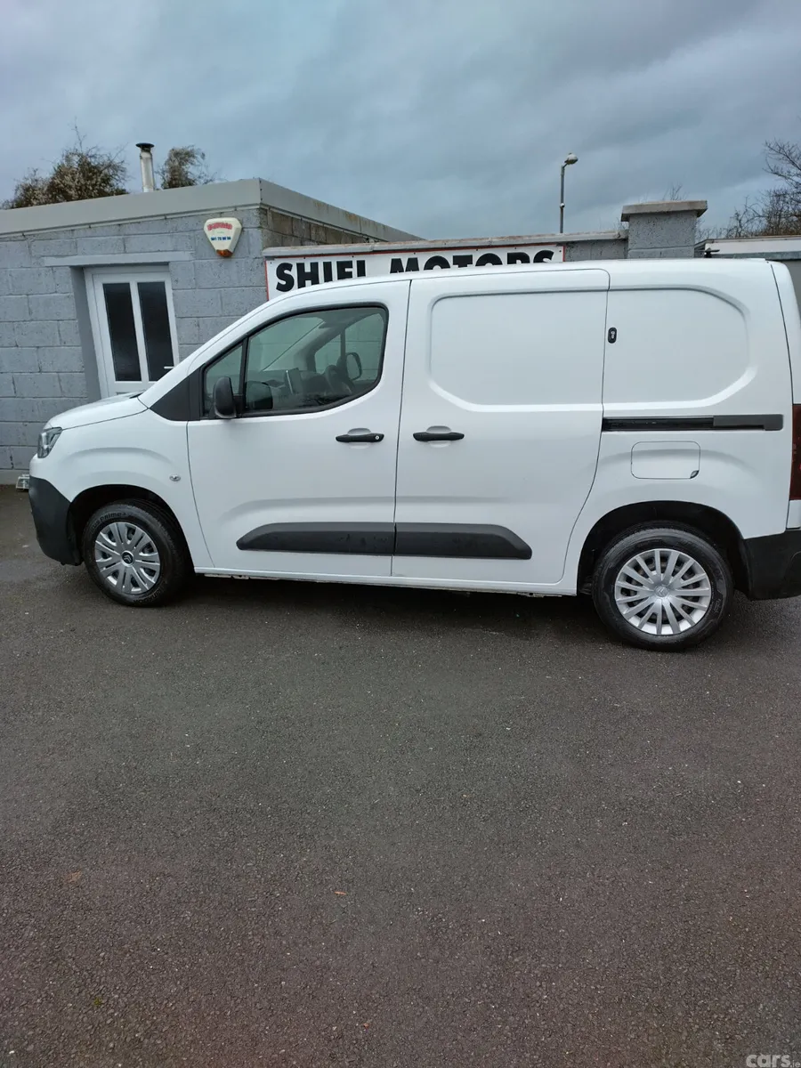 Citroen Berlingo Van, Petrol, 2021, White