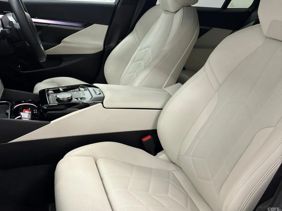BMW 5-Series Estate, Petrol Plug-in Hybrid, 2025, Black