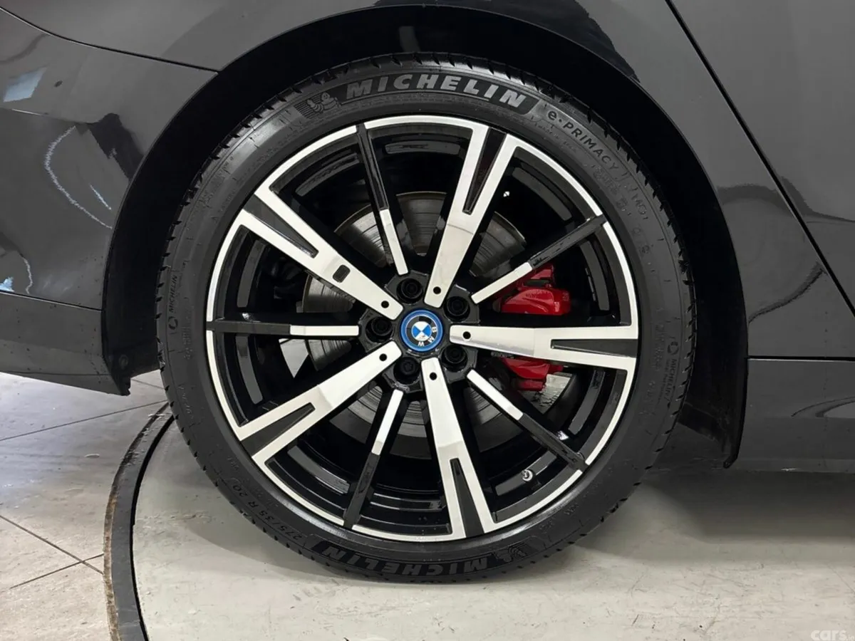 BMW 5-Series Estate, Petrol Plug-in Hybrid, 2025, Black