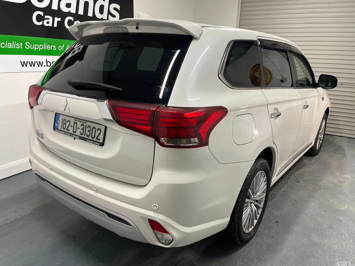 Mitsubishi Outlander SUV, Petrol Plug-in Hybrid, 2018, White