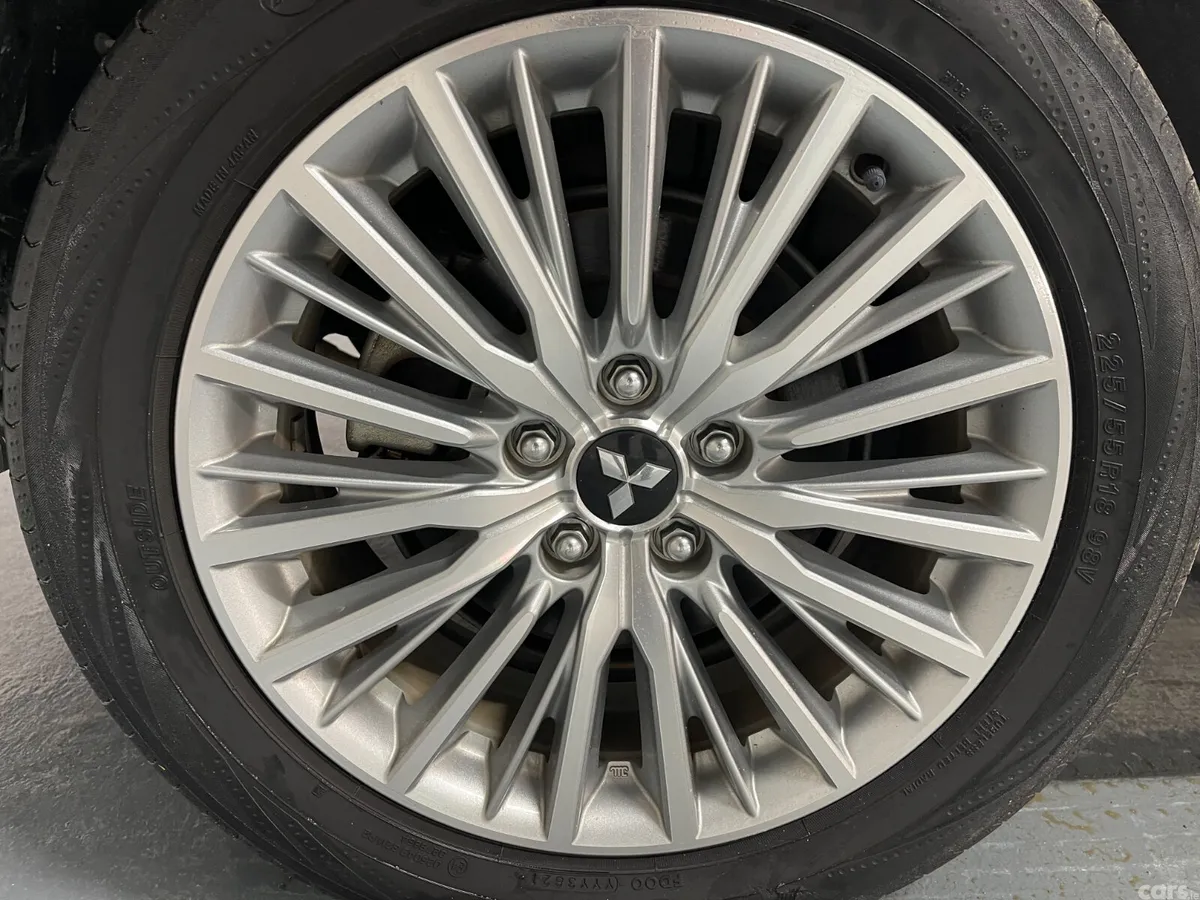Mitsubishi Outlander SUV, Petrol Plug-in Hybrid, 2018, White