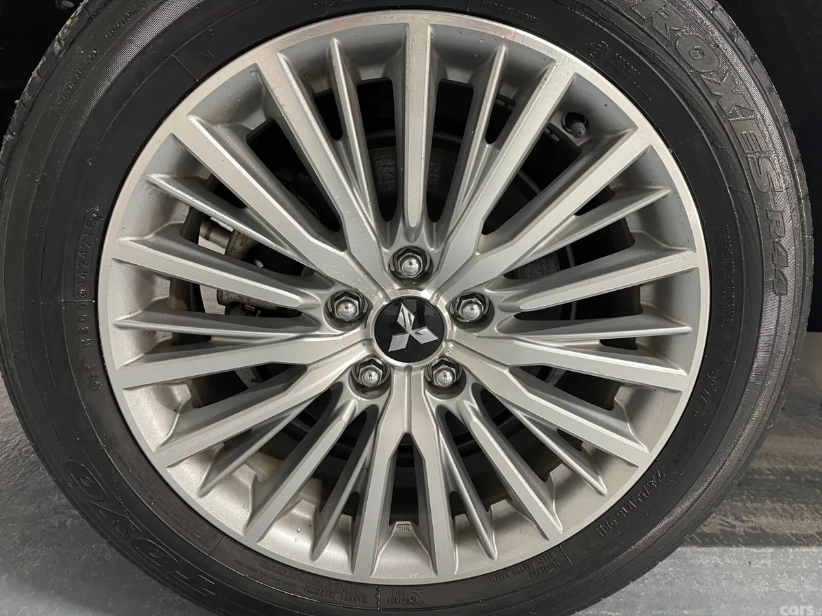 Mitsubishi Outlander SUV, Petrol Plug-in Hybrid, 2019, White
