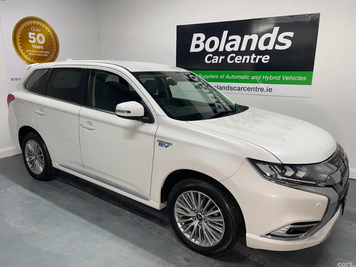 Mitsubishi Outlander SUV, Petrol Plug-in Hybrid, 2019, White
