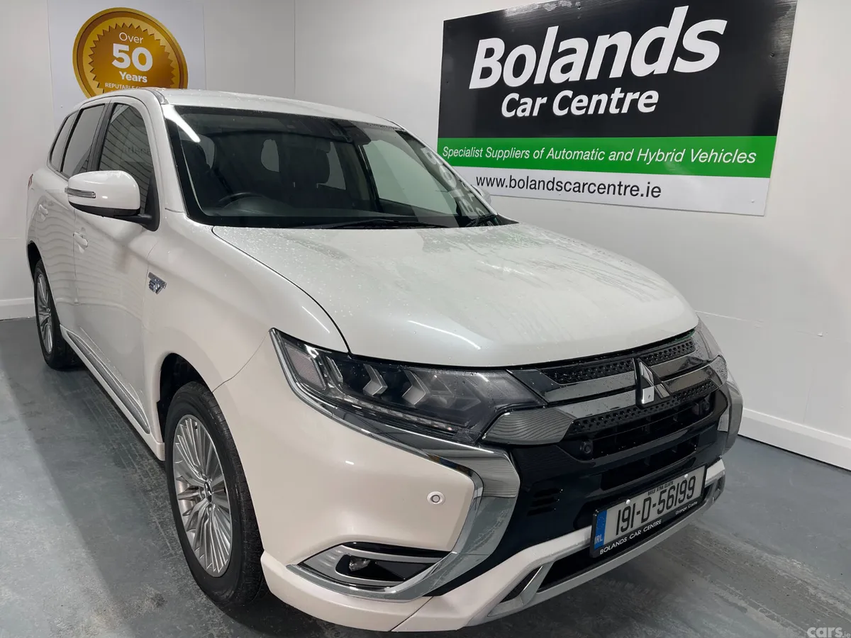 Mitsubishi Outlander SUV, Petrol Plug-in Hybrid, 2019, White