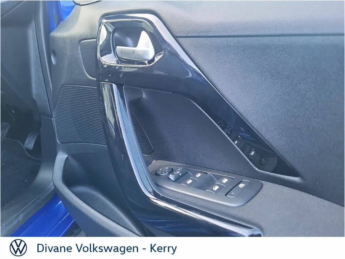 Peugeot 2008 Hatchback, Diesel, 2020, Blue