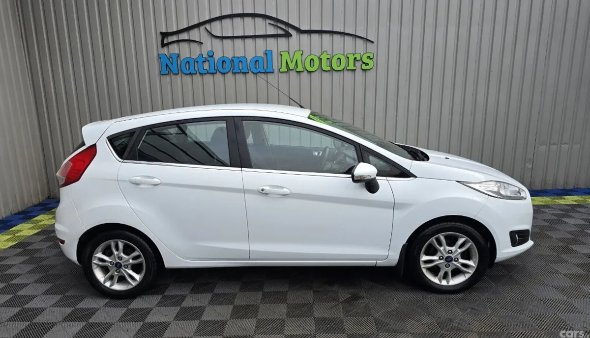 Ford Fiesta Hatchback, Petrol, 2016, White