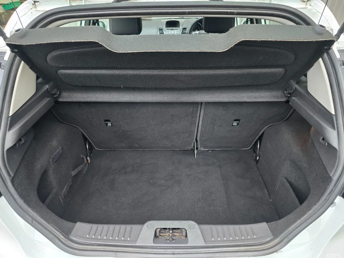Ford Fiesta Hatchback, Petrol, 2016, White