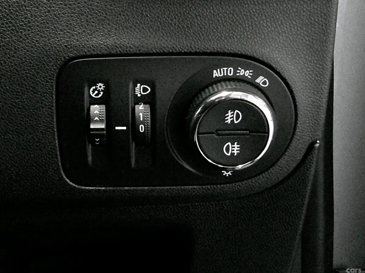 Opel Crossland X SUV, Diesel, 2018, Grey