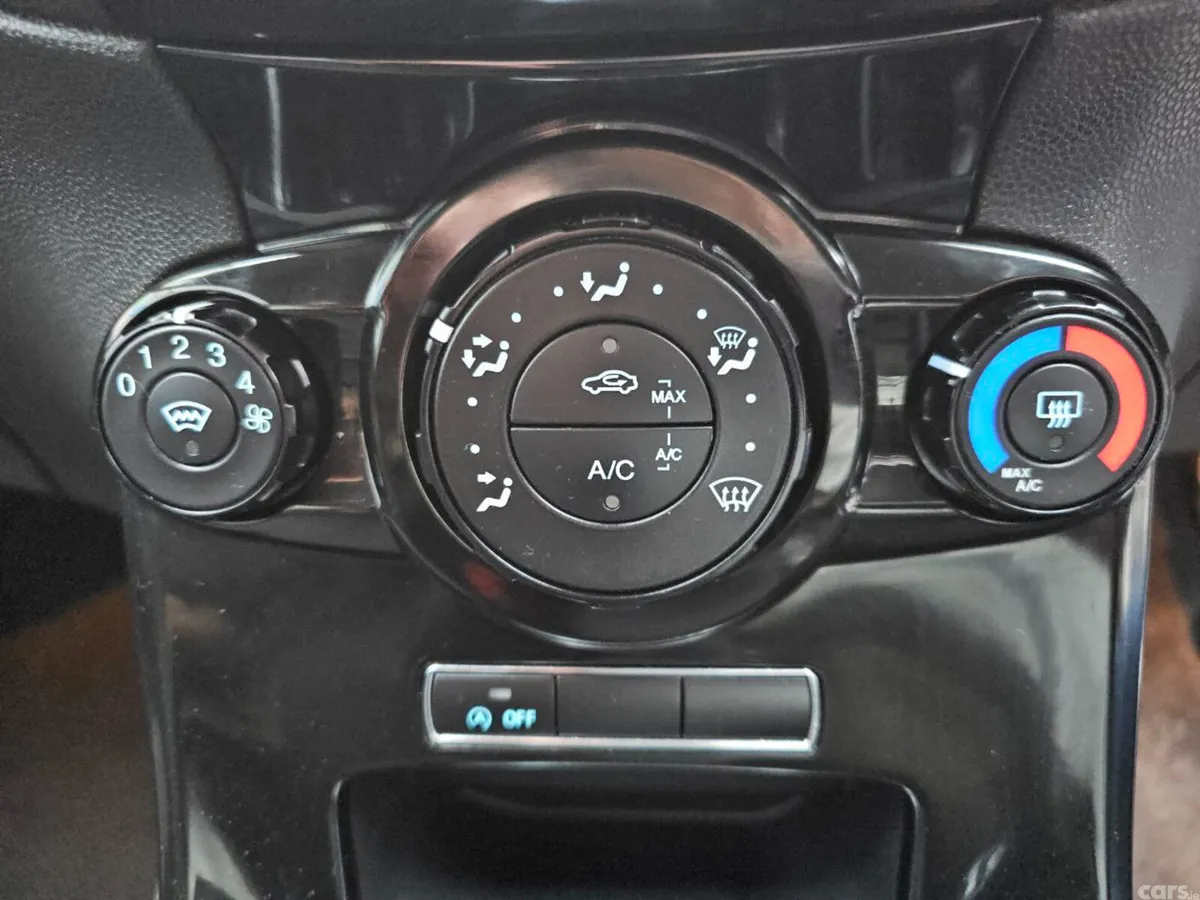 Ford Fiesta Hatchback, Petrol, 2014, White