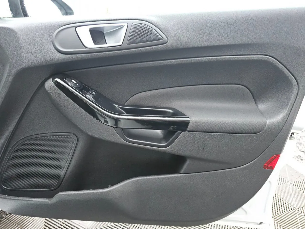 Ford Fiesta Hatchback, Petrol, 2014, White