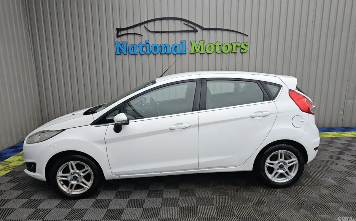 Ford Fiesta Hatchback, Petrol, 2014, White