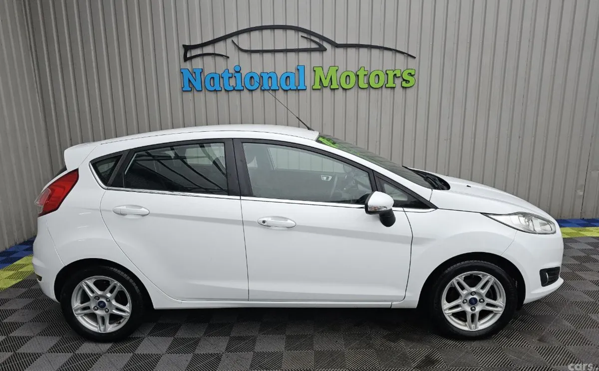 Ford Fiesta Hatchback, Petrol, 2014, White