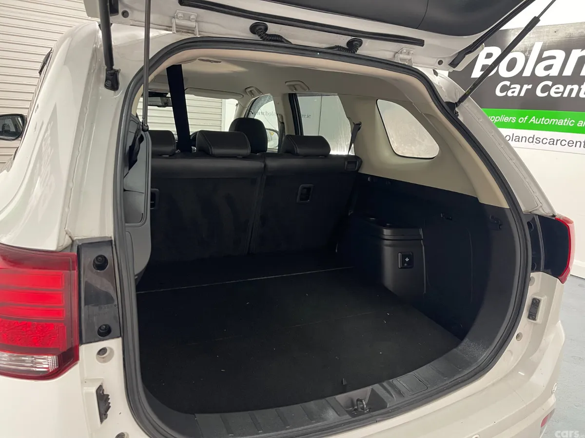 Mitsubishi Outlander SUV, Petrol Plug-in Hybrid, 2018, White
