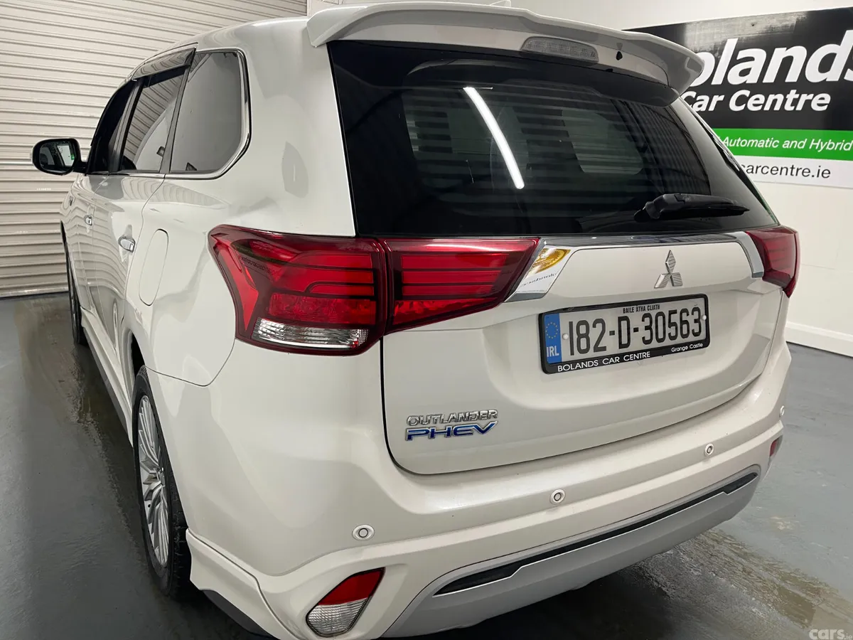 Mitsubishi Outlander SUV, Petrol Plug-in Hybrid, 2018, White