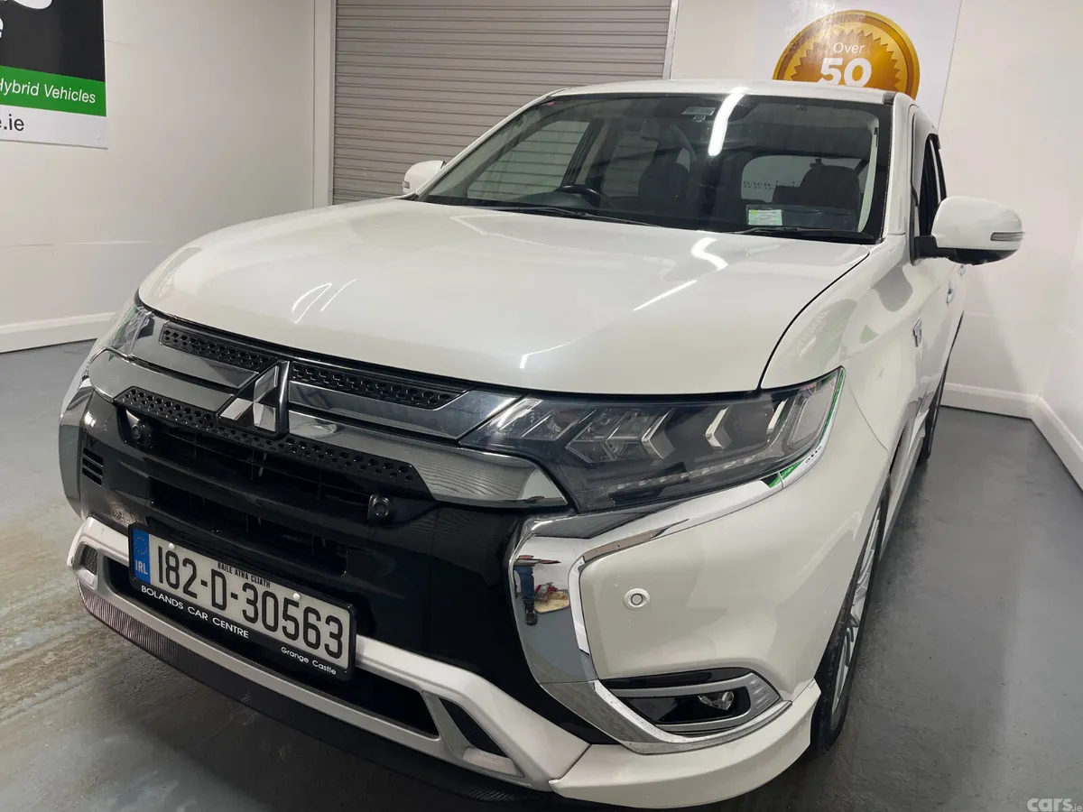 Mitsubishi Outlander SUV, Petrol Plug-in Hybrid, 2018, White
