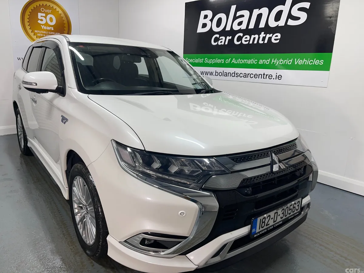 Mitsubishi Outlander SUV, Petrol Plug-in Hybrid, 2018, White