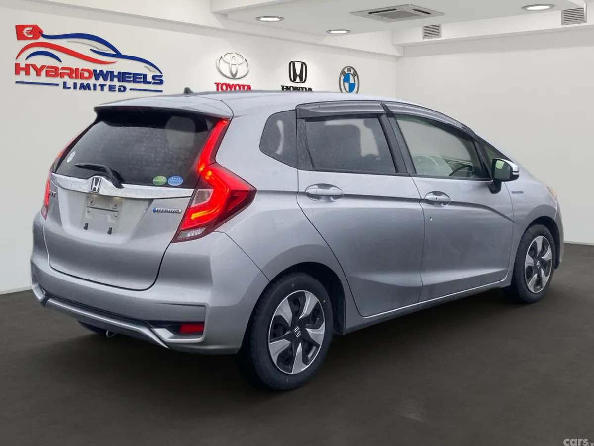Honda Fit Hatchback, Petrol Hybrid, 2018, Silver
