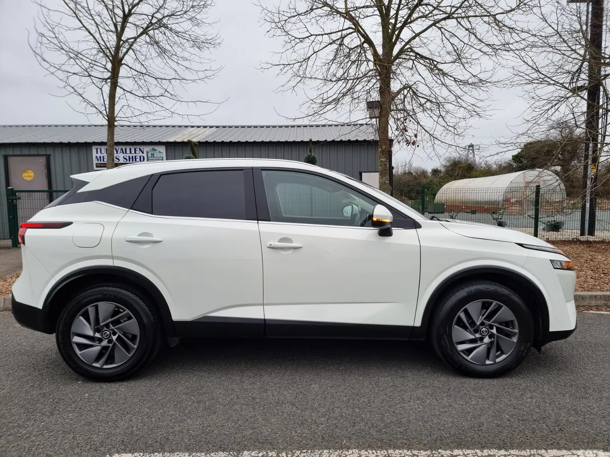 Nissan Qashqai MPV, Petrol Hybrid, 2021, White