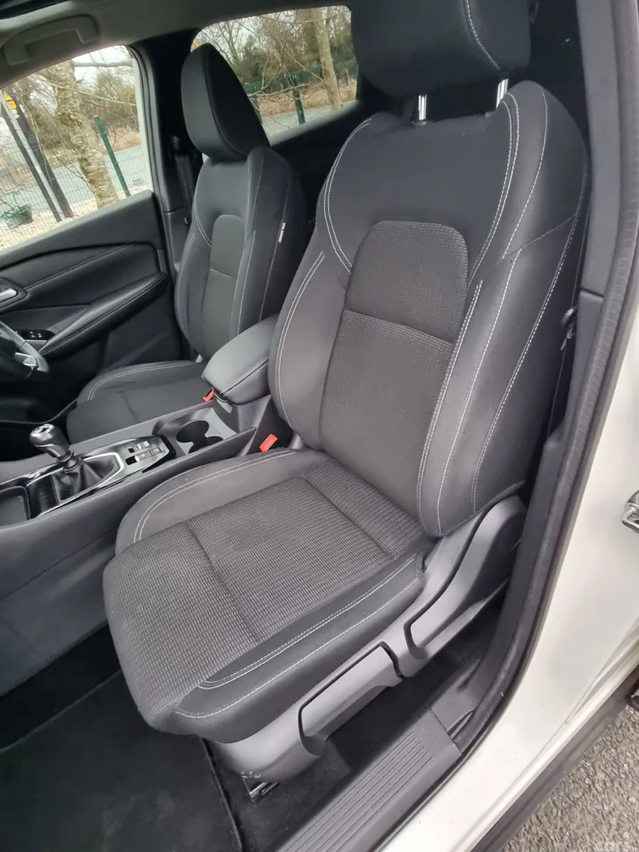 Nissan Qashqai MPV, Petrol Hybrid, 2021, White