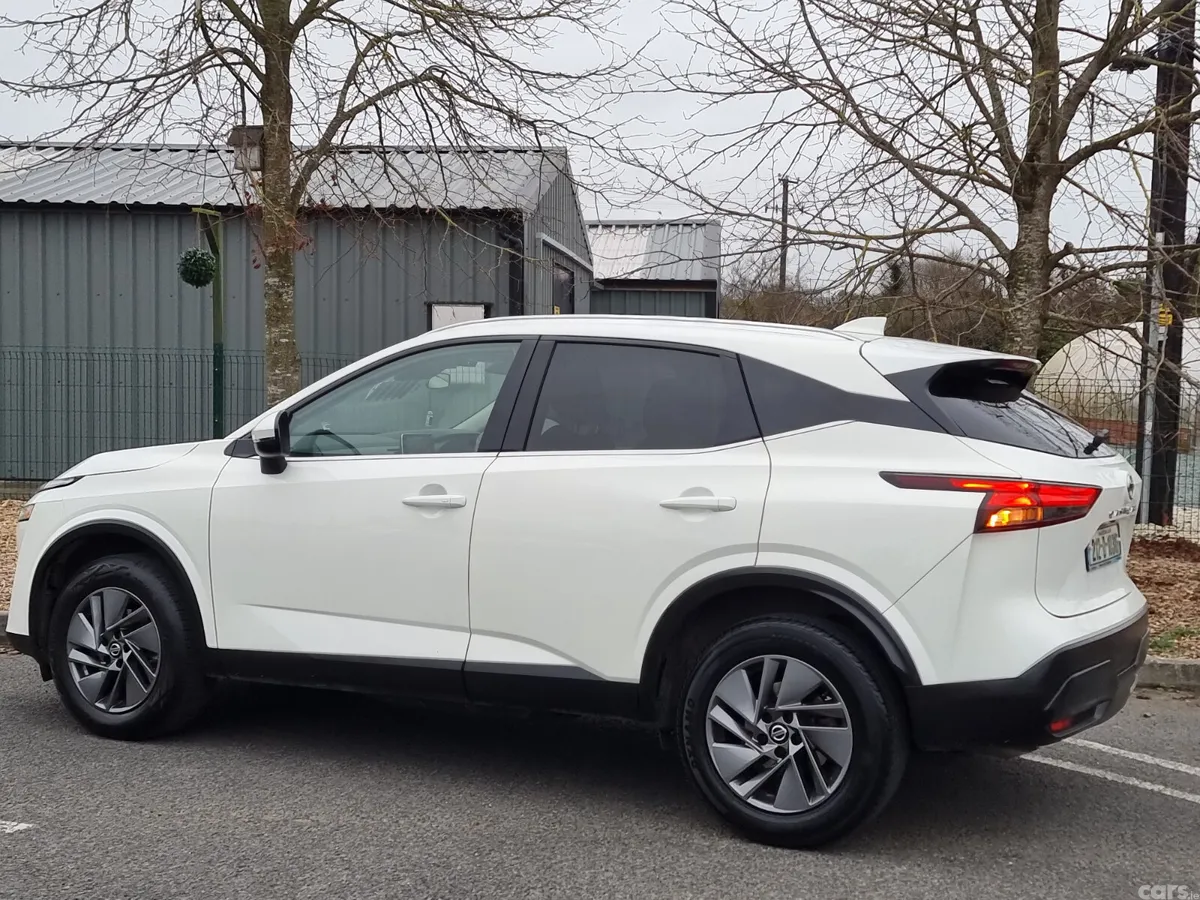 Nissan Qashqai MPV, Petrol Hybrid, 2021, White