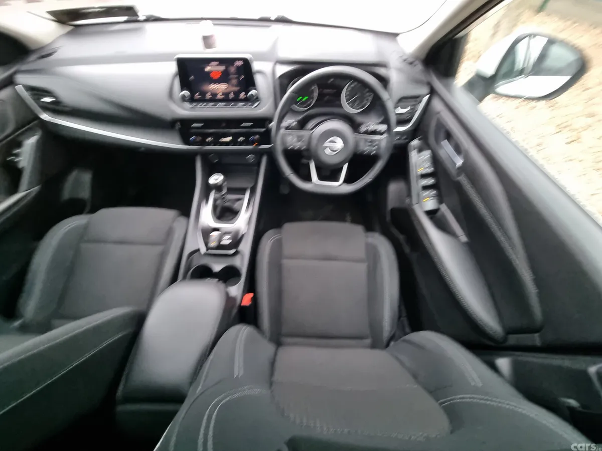 Nissan Qashqai MPV, Petrol Hybrid, 2021, White