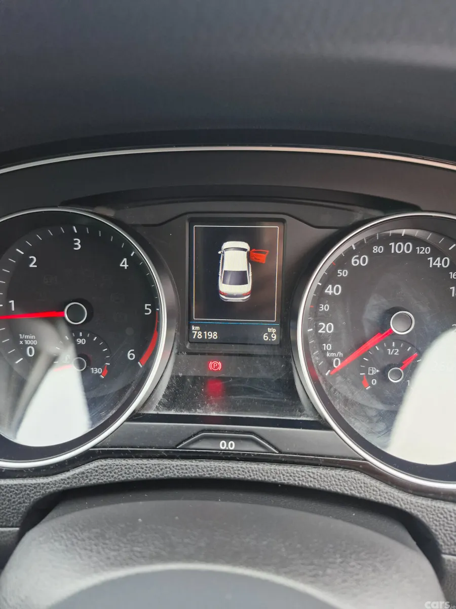 Volkswagen Passat Saloon, Diesel, 2020, Silver