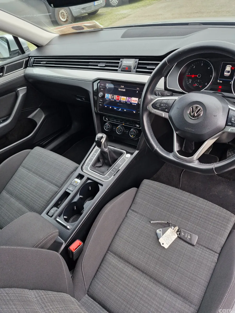 Volkswagen Passat Saloon, Diesel, 2020, Silver