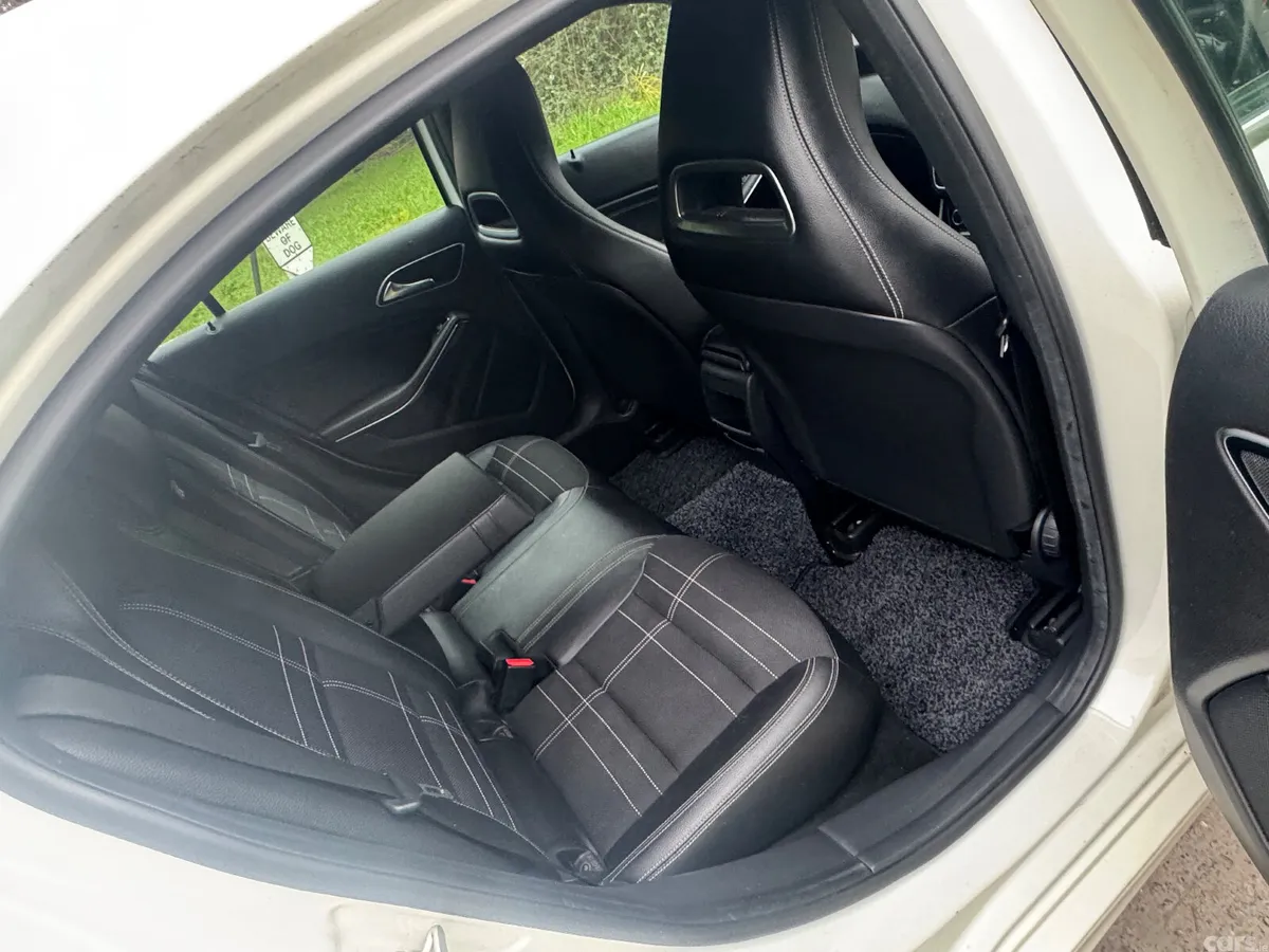 Mercedes-Benz A-Class Hatchback, Petrol, 2014, White