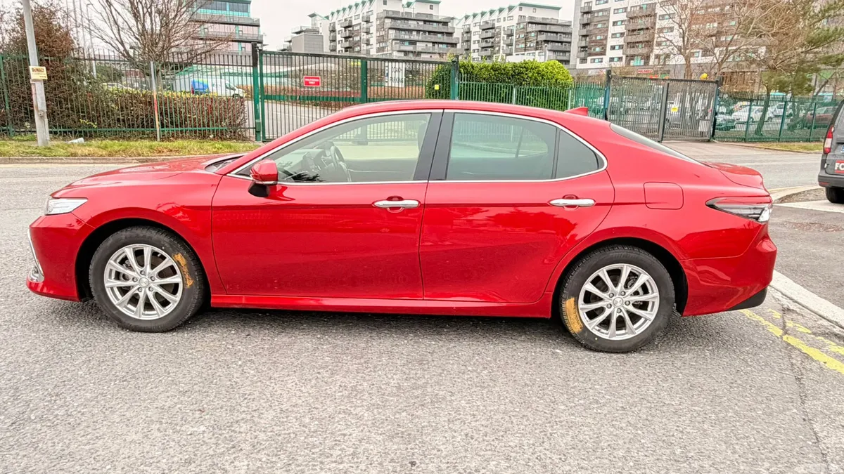 Toyota Camry Saloon, Petrol Hybrid, 2021, Red