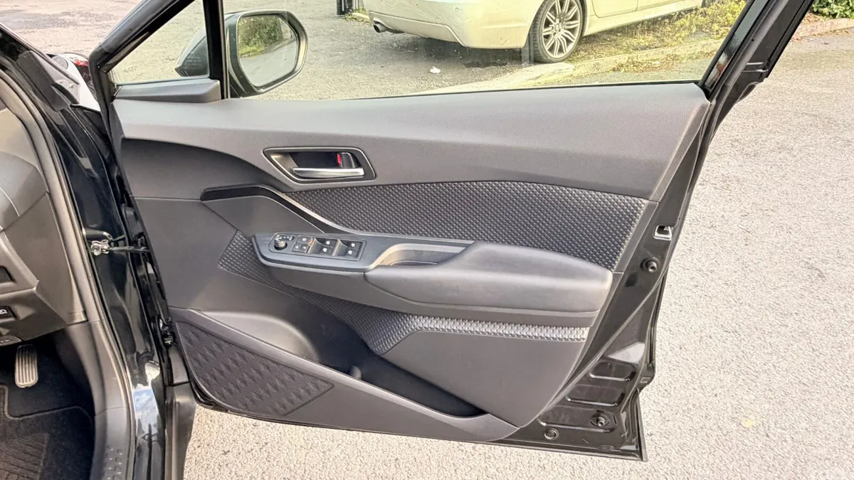 Toyota C-HR SUV, Petrol Hybrid, 2019, Black