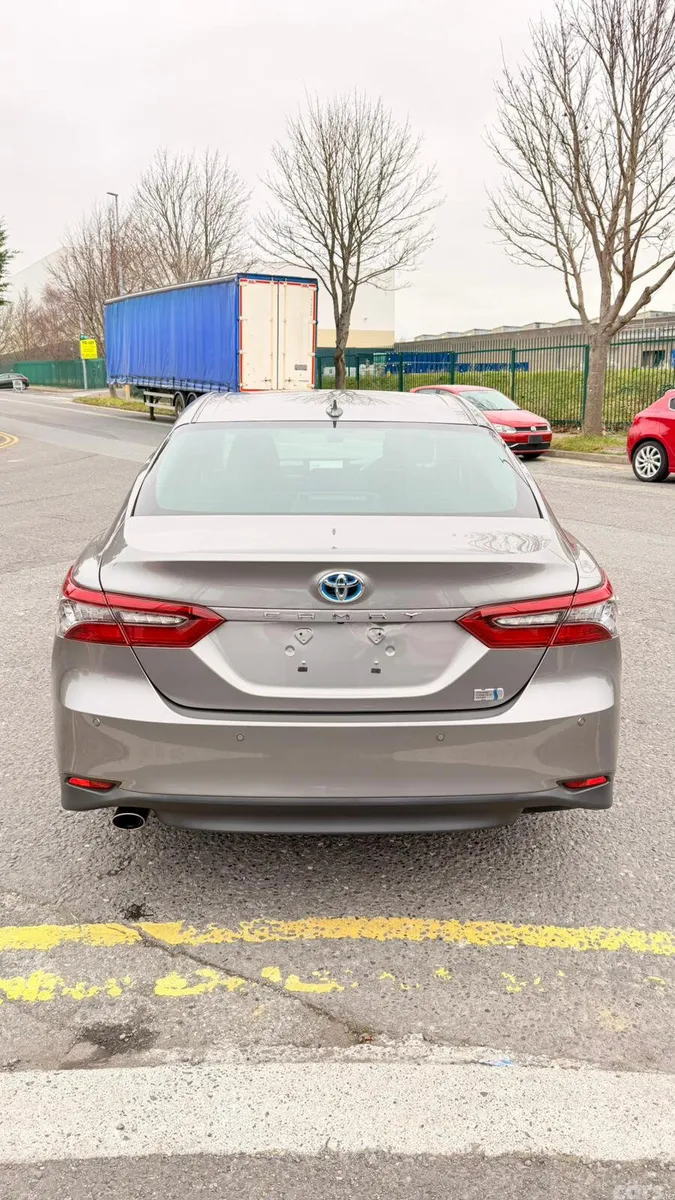 Toyota Camry Saloon, Petrol Hybrid, 2021, Grey