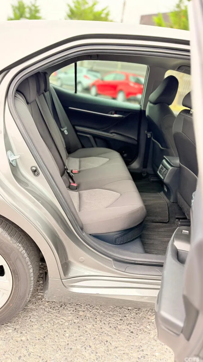 Toyota Camry Saloon, Petrol Hybrid, 2021, Grey