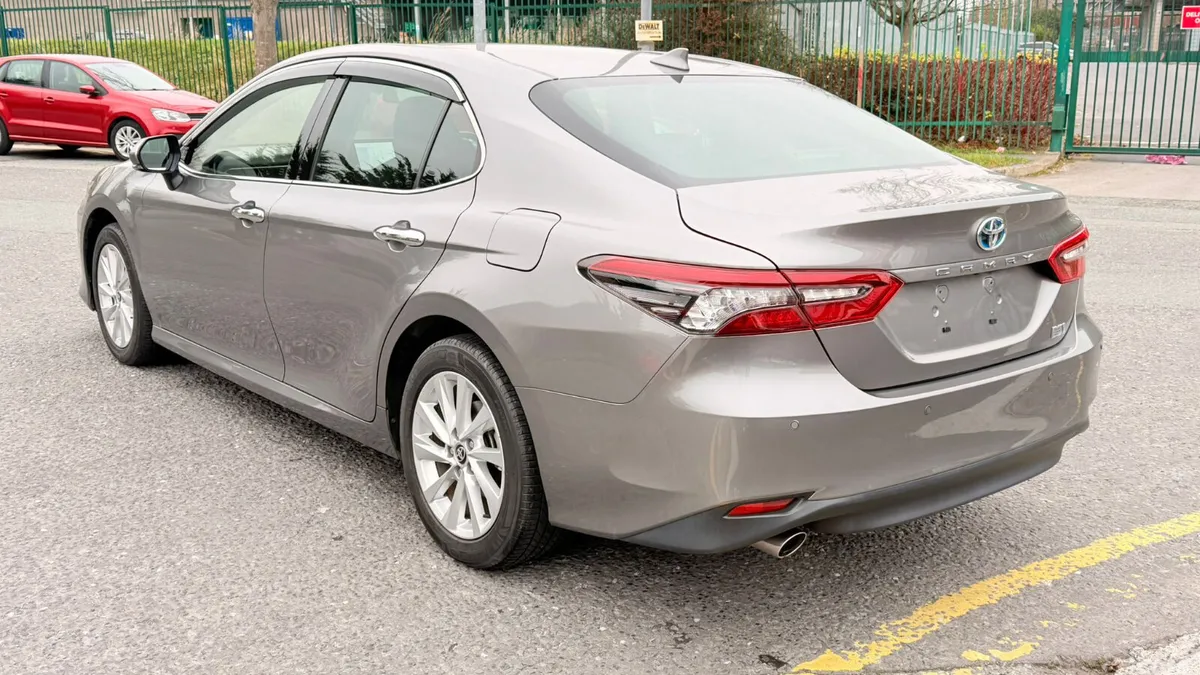 Toyota Camry Saloon, Petrol Hybrid, 2021, Grey