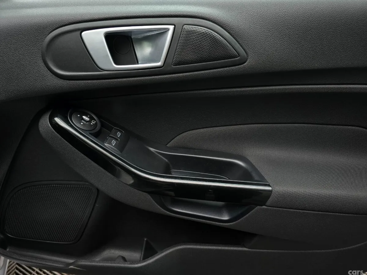 Ford Fiesta Hatchback, Petrol, 2014, Silver