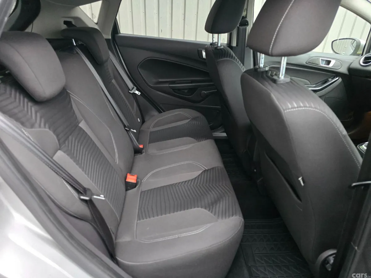 Ford Fiesta Hatchback, Petrol, 2014, Silver