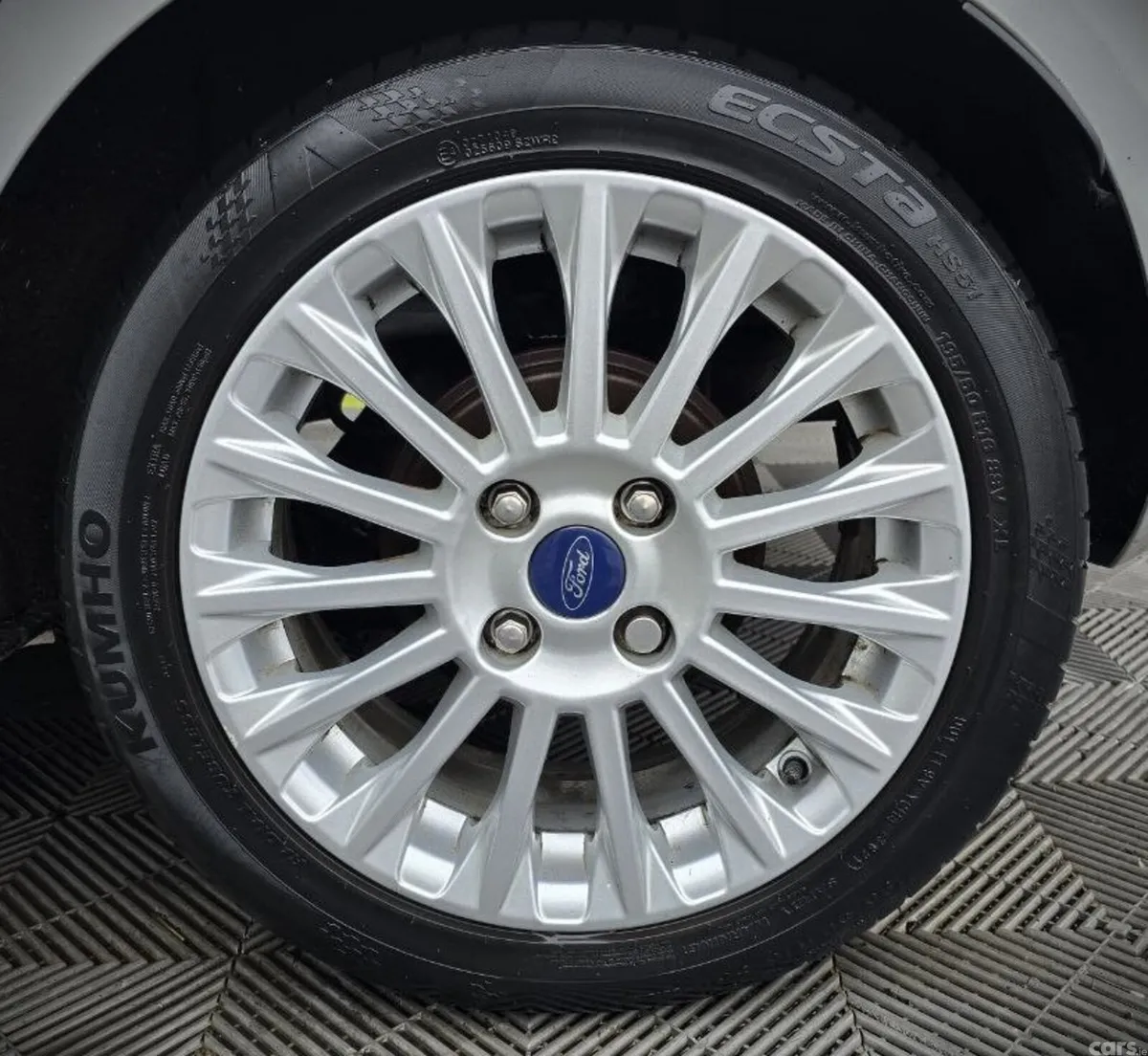 Ford Fiesta Hatchback, Petrol, 2014, Silver