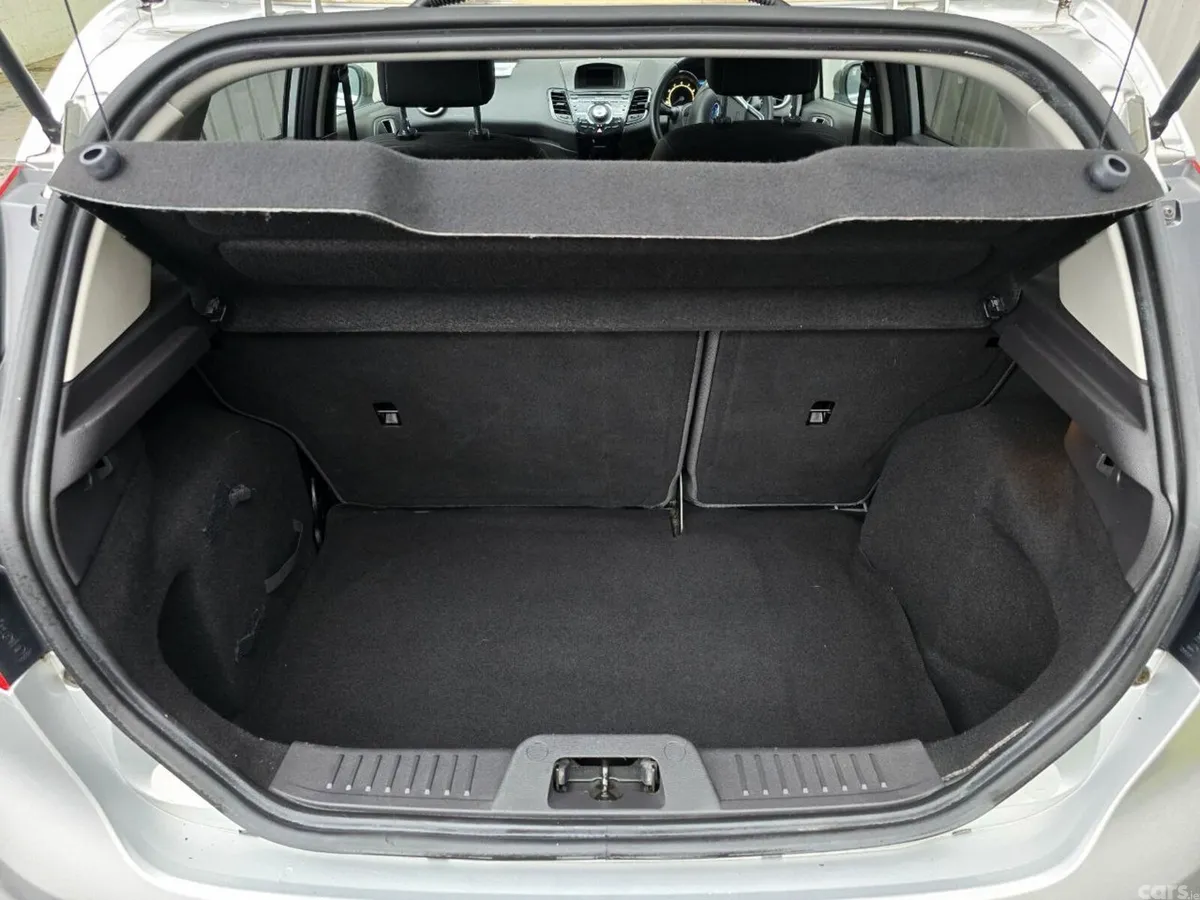 Ford Fiesta Hatchback, Petrol, 2014, Silver